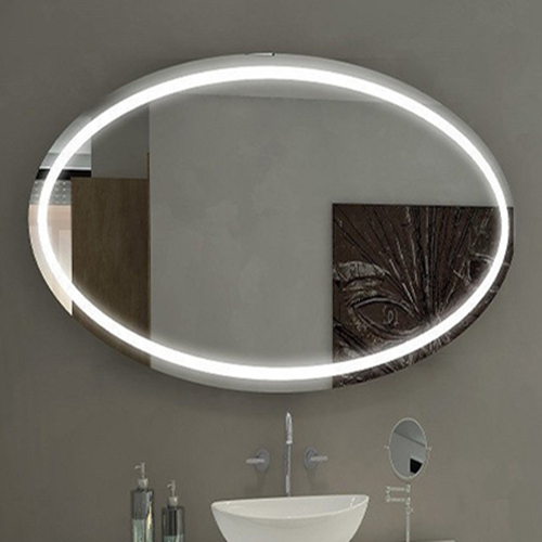 Banheiro com espelho LED oval
